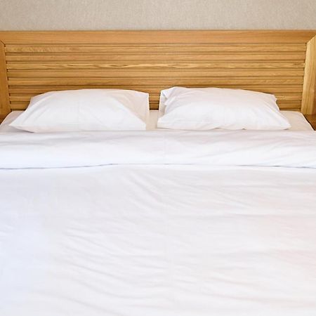 Hotel Eden Râmnicu Sărat Dış mekan fotoğraf
