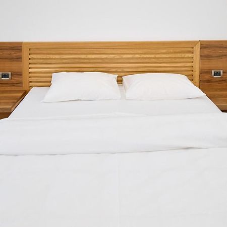 Hotel Eden Râmnicu Sărat Dış mekan fotoğraf