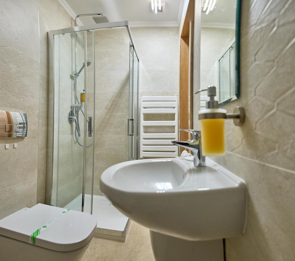 Hotel Eden Râmnicu Sărat Dış mekan fotoğraf
