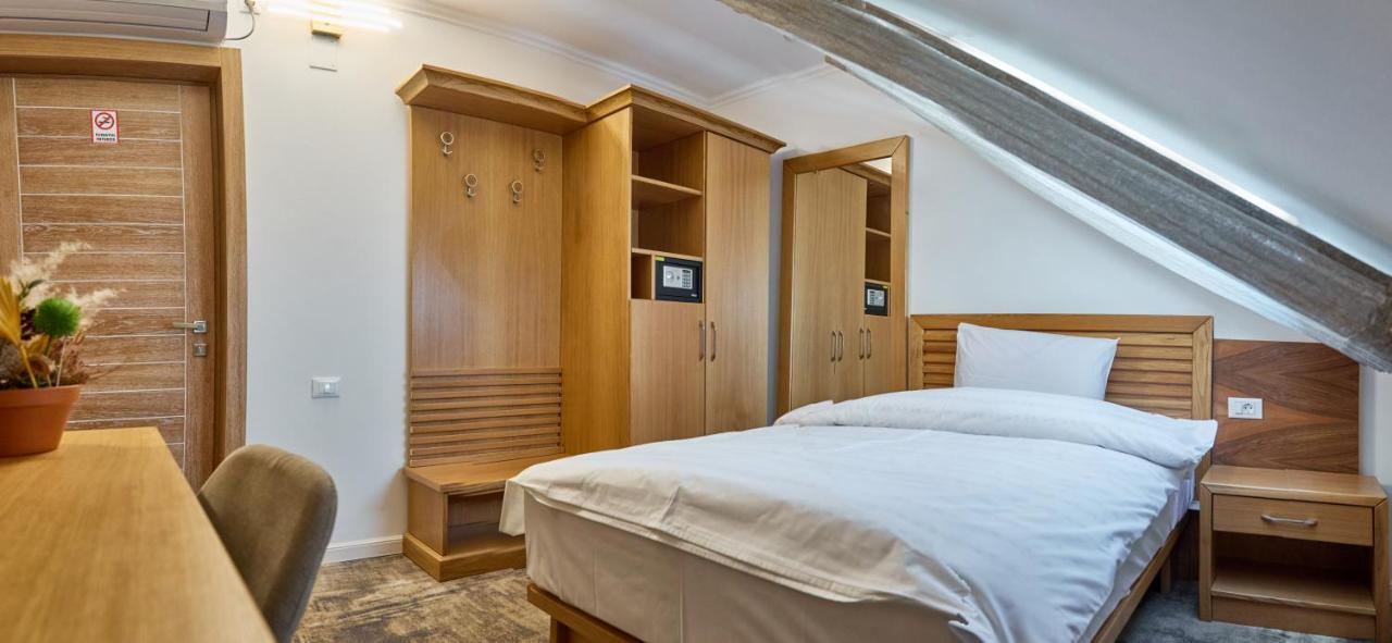 Hotel Eden Râmnicu Sărat Dış mekan fotoğraf