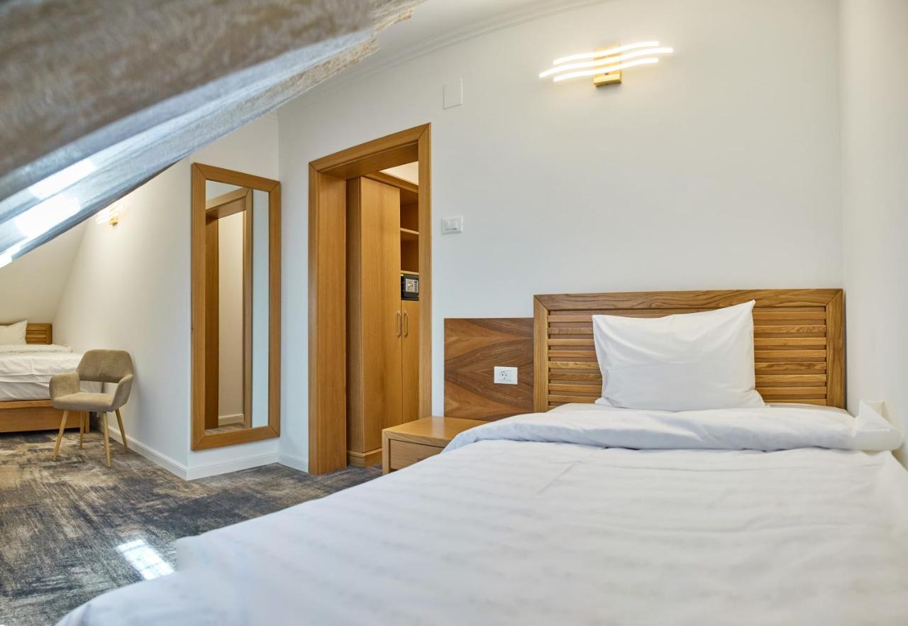 Hotel Eden Râmnicu Sărat Dış mekan fotoğraf