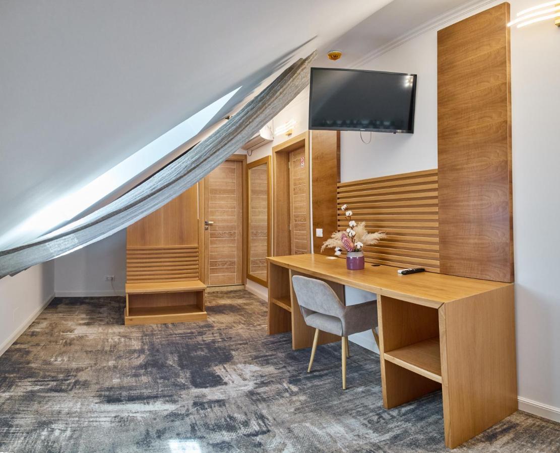 Hotel Eden Râmnicu Sărat Dış mekan fotoğraf
