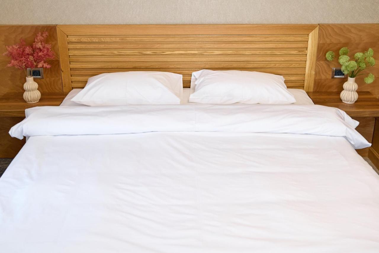 Hotel Eden Râmnicu Sărat Dış mekan fotoğraf