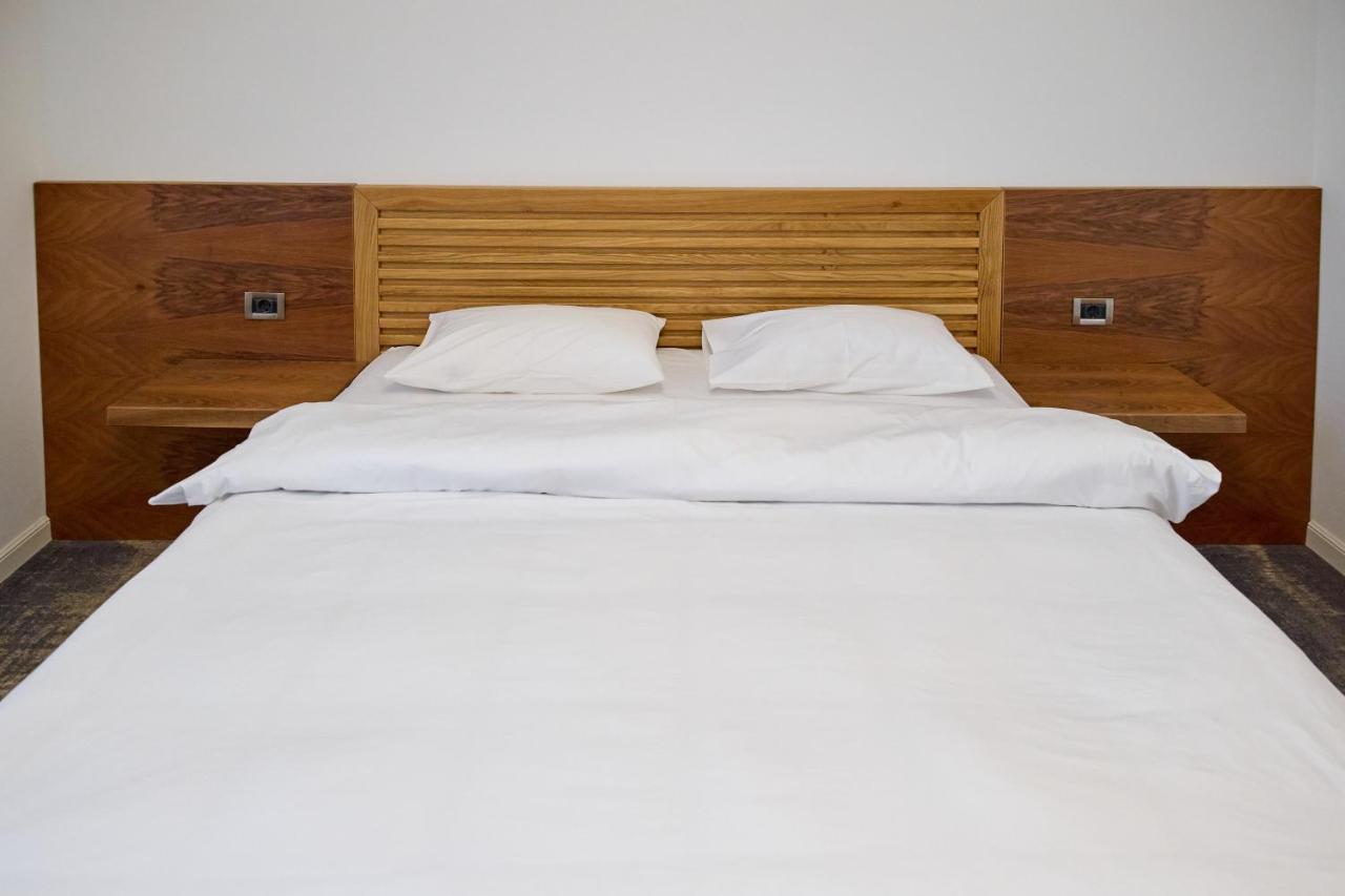Hotel Eden Râmnicu Sărat Dış mekan fotoğraf