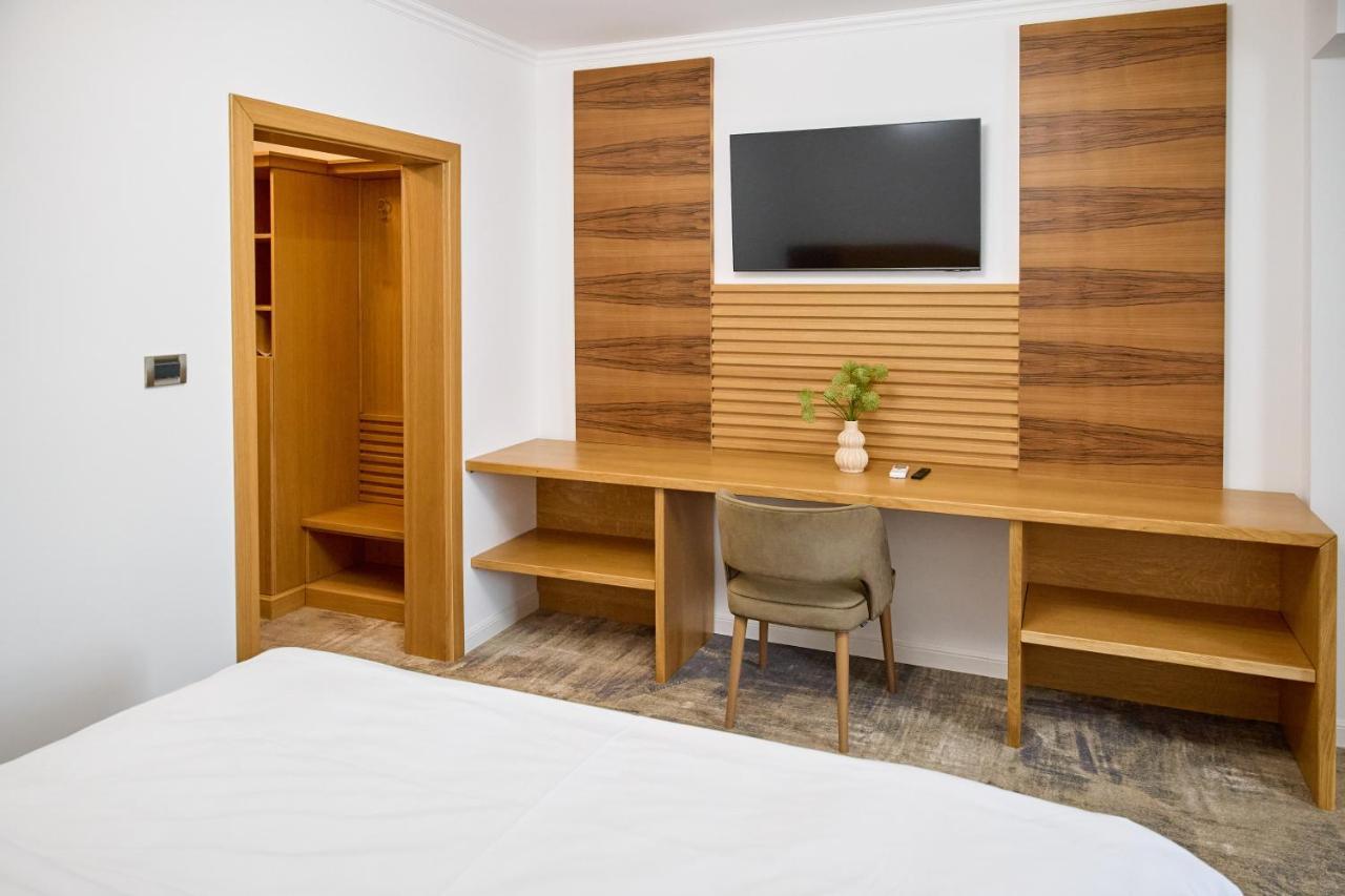 Hotel Eden Râmnicu Sărat Dış mekan fotoğraf