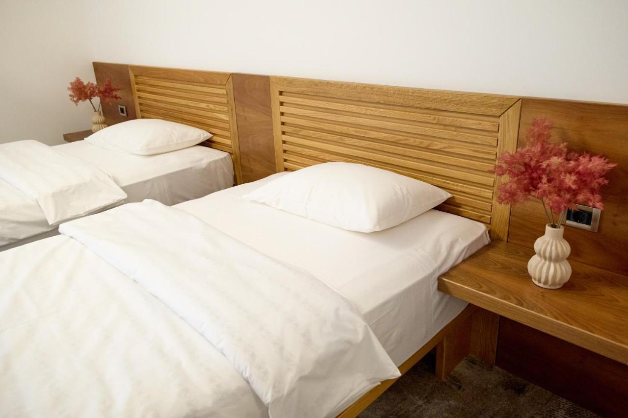Hotel Eden Râmnicu Sărat Dış mekan fotoğraf