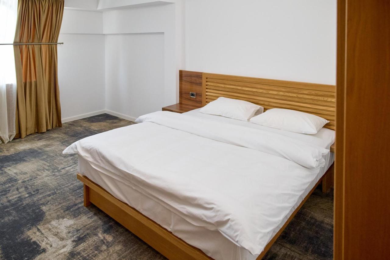 Hotel Eden Râmnicu Sărat Dış mekan fotoğraf