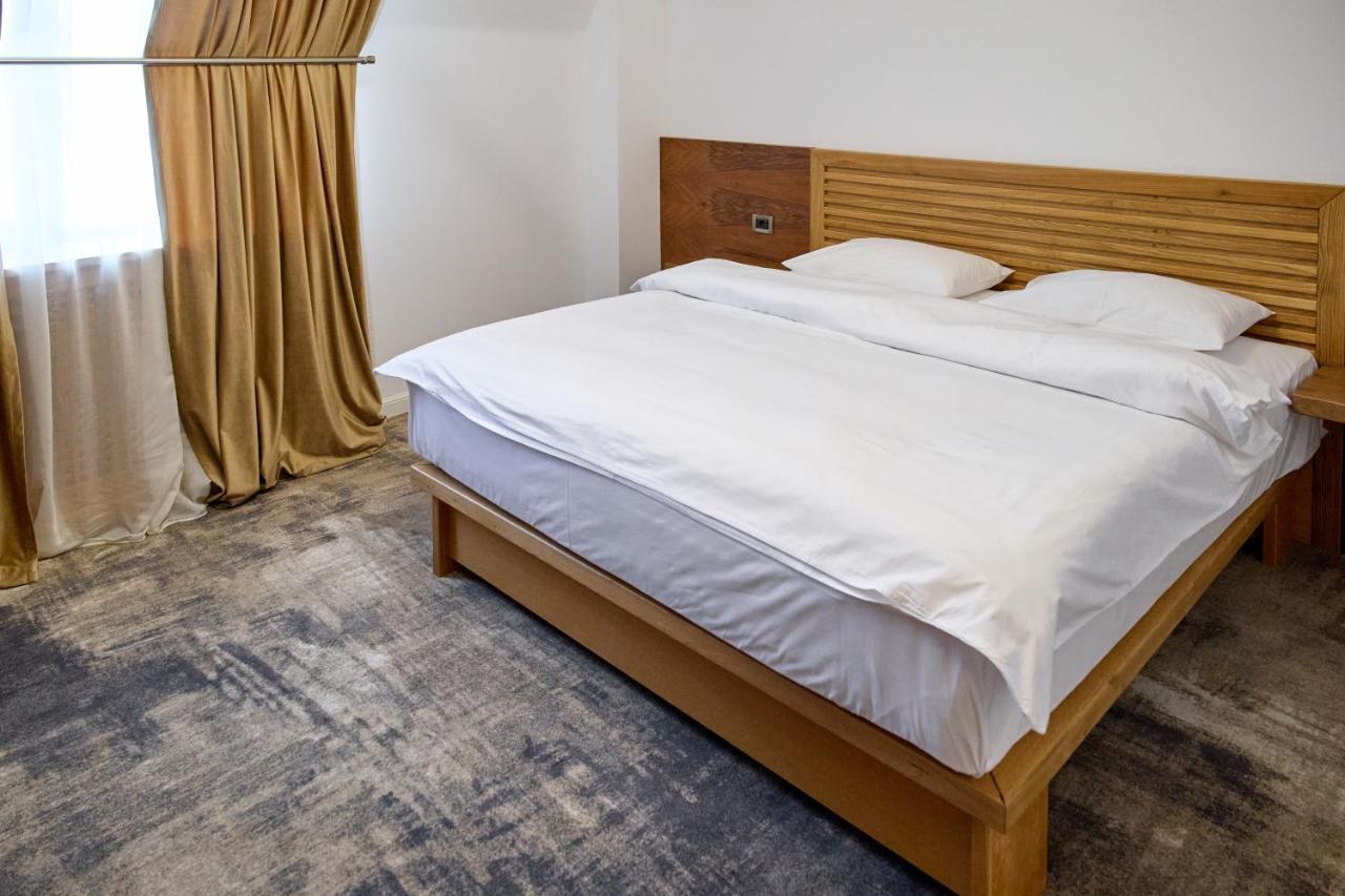 Hotel Eden Râmnicu Sărat Dış mekan fotoğraf