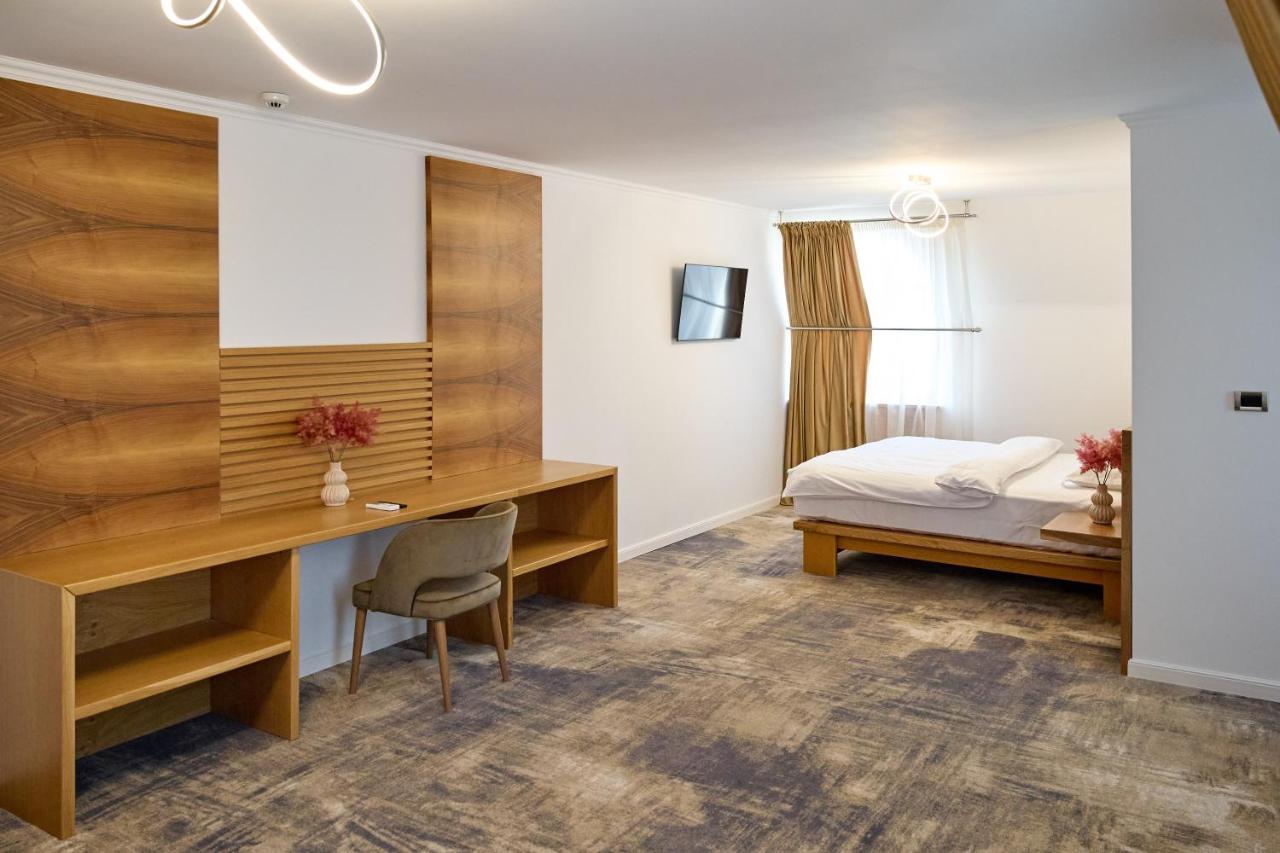 Hotel Eden Râmnicu Sărat Dış mekan fotoğraf