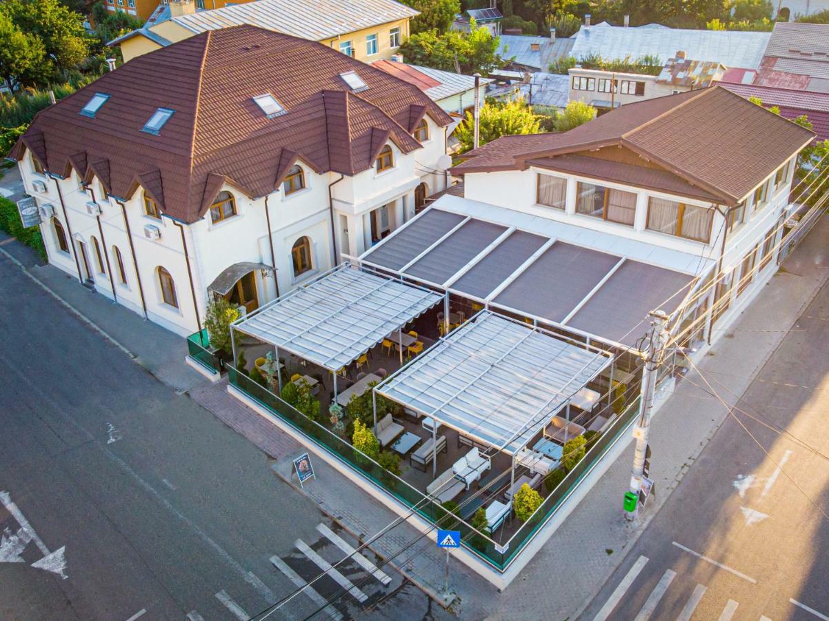 Hotel Eden Râmnicu Sărat Dış mekan fotoğraf